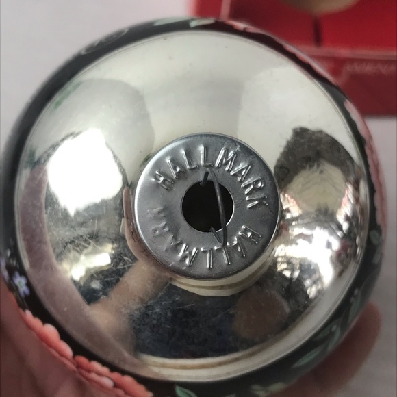 VINTAGE 1988 HALLMARK "Love Grows" Glass Ornament - Picture 12 of 16